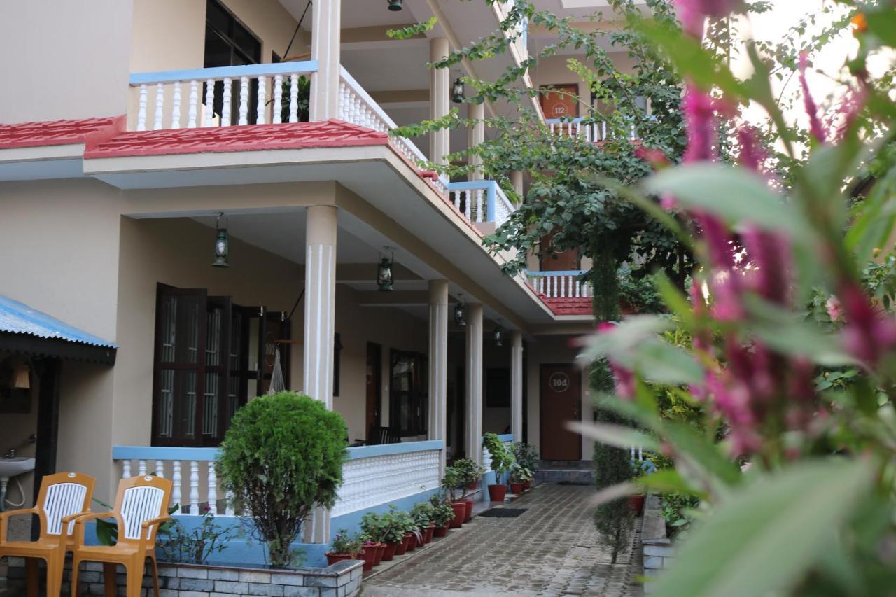 Peacock - A Family-Run Hotel Sauraha Extérieur photo