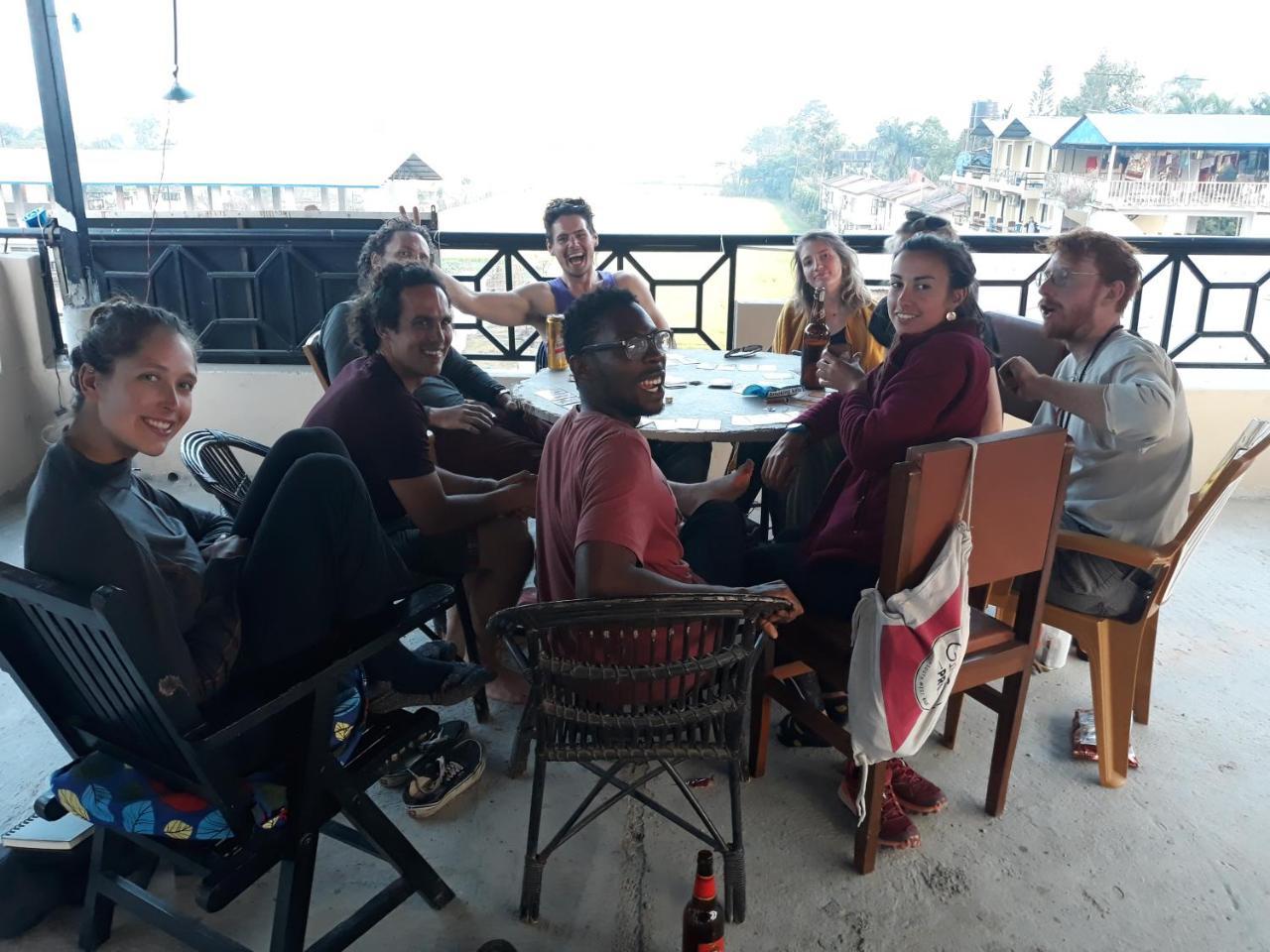 Peacock - A Family-Run Hotel Sauraha Extérieur photo